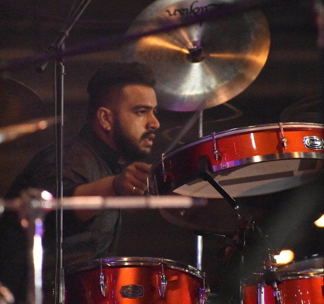2a8fec8b-696c-46f3-b42f-3cdd779f2243 Zubair Firoz with Performance